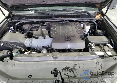 2024 Toyota 4Runner Sr5 z USA, uszkodzony, nr VIN JTEEU5JR2R5307394